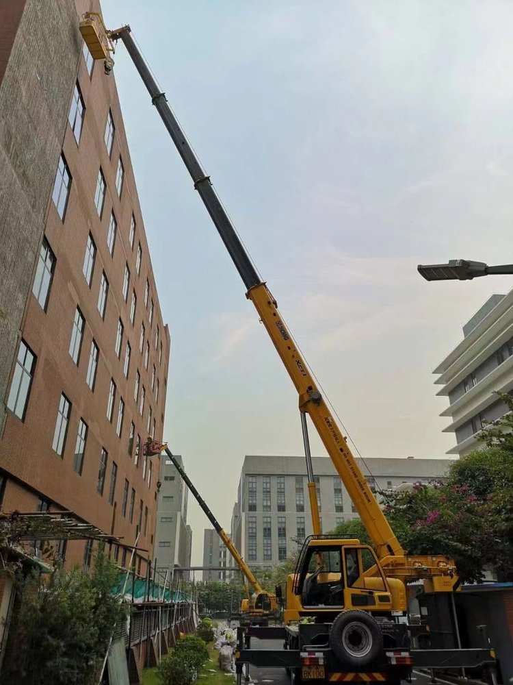 上海汽车吊出租哪家好，选择最靠谱的服务商指南