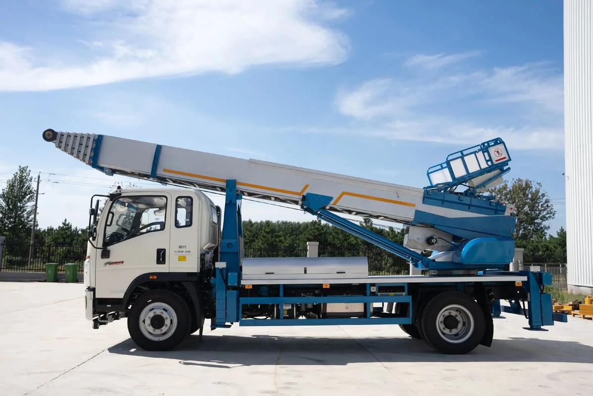 上海云梯上料车租赁费用